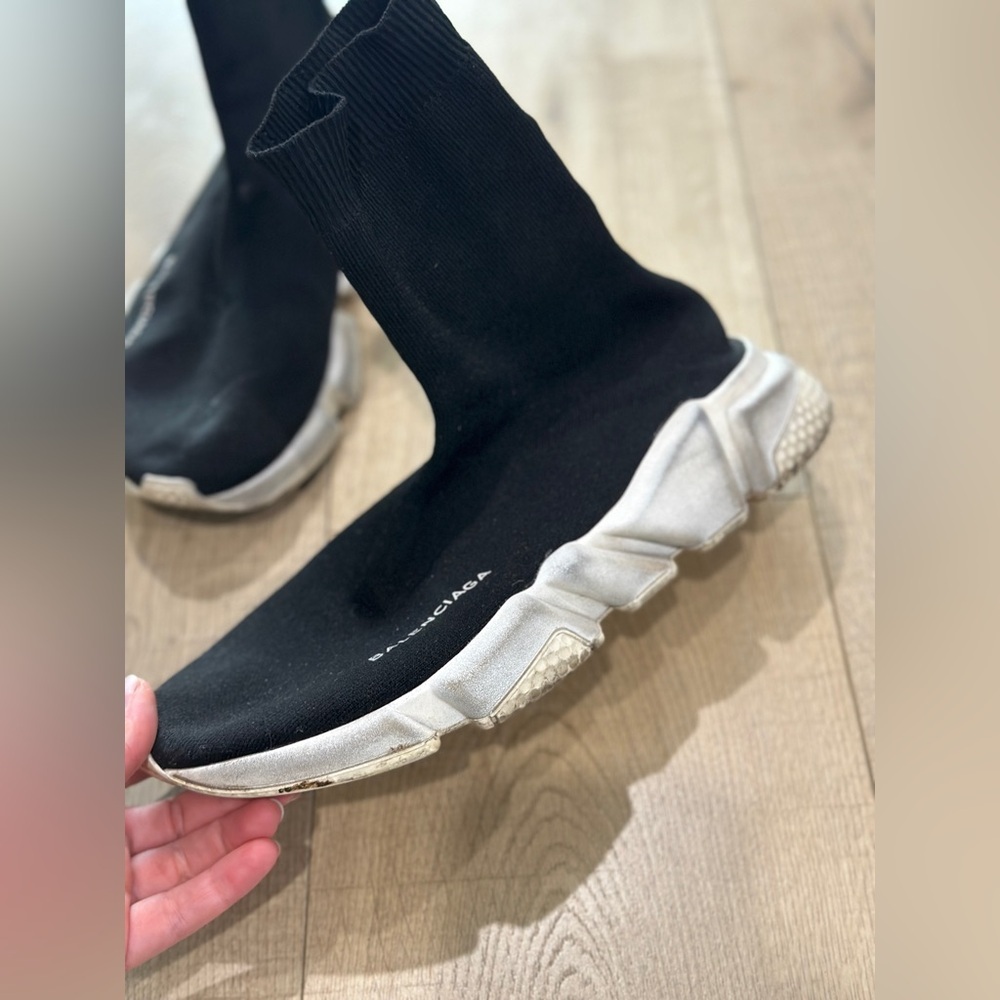 Balenciaga speed trainer in black cloth. Preowned, size 39.‎ - Picture 4 of 11